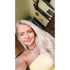 Meet your Posher, Kayton